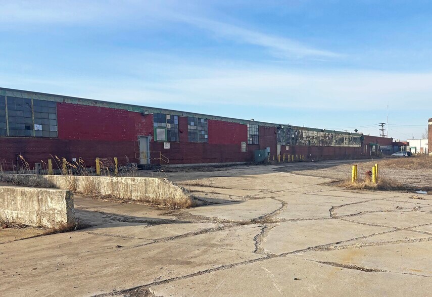 More Photos Of 14700 Dexter Ave, Detroit Warehouse For Sale
