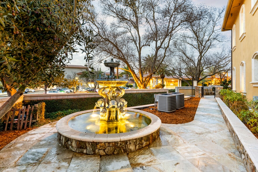 More Photos Of 1210 Arden Hills Ln, Sacramento Specialty For Sale
