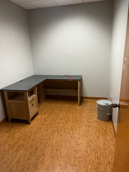 More Photos Of 1449 Old Waterbury Rd, Southbury Office For Sale