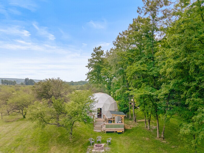 More Photos Of 162 Black Bear Run, Berlin Specialty For Sale