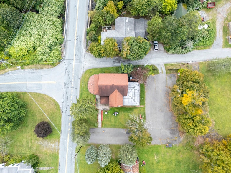 More Photos Of 87 Milanville Rd, Beach Lake Hotel For Sale