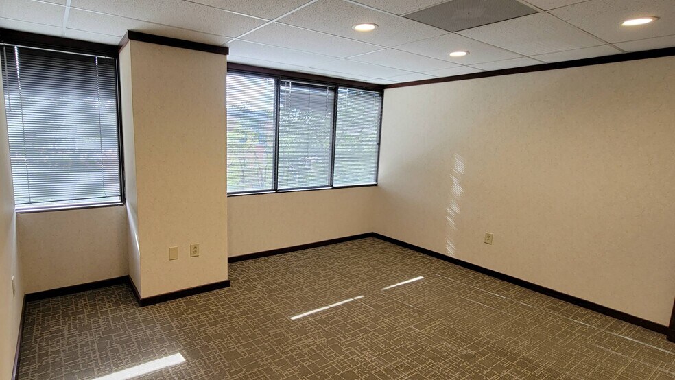 More Photos Of 580 S High St, Columbus Office For Sale