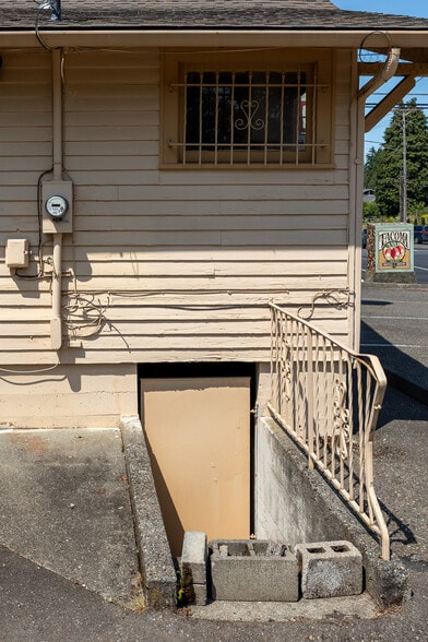 More Photos Of 3606 S 12th St, Tacoma Freestanding For Sale