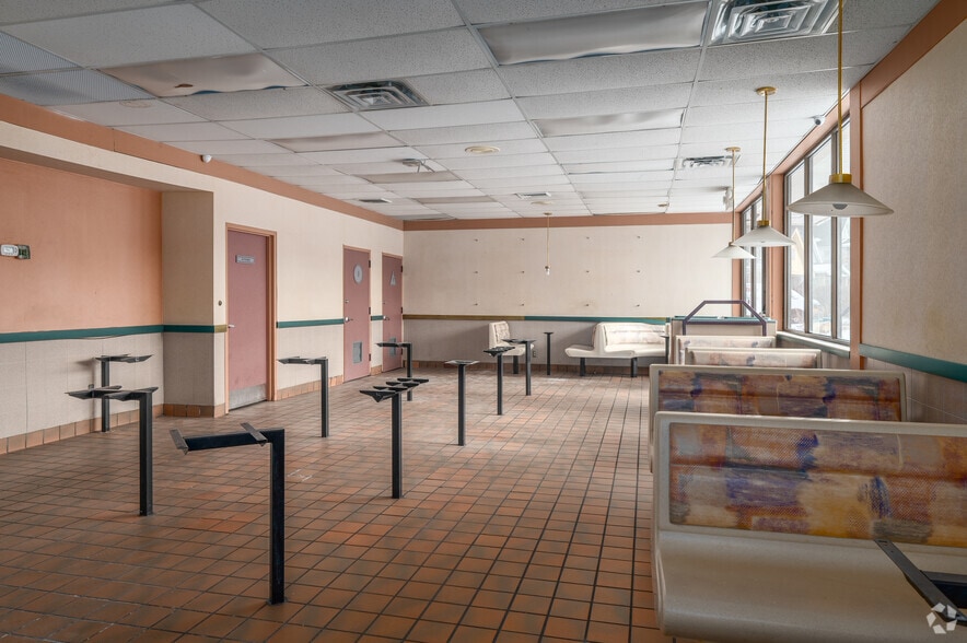 More Photos Of 4869 Turney Rd, Garfield Heights Fast Food For Sale