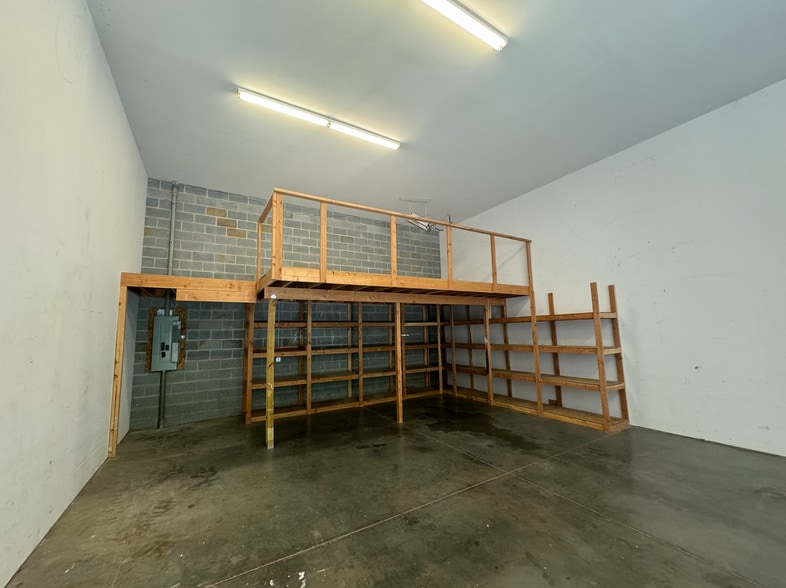 More Photos Of 3601 Old Capitol Trl, Wilmington Unknown For Lease