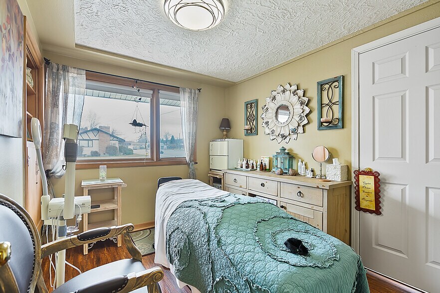 More Photos Of 101 N Evergreen Rd, Spokane Office For Lease