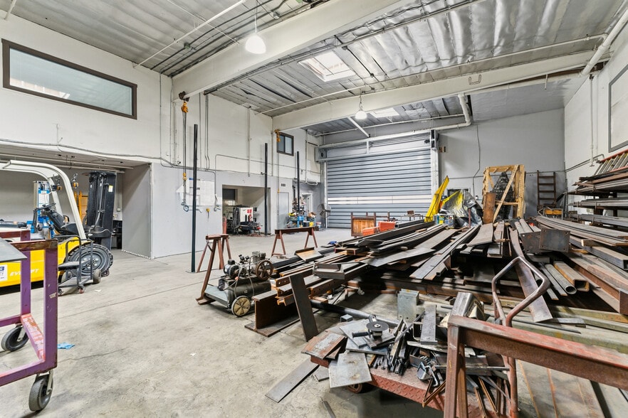 More Photos Of 1744 W 166th St, Gardena Manufacturing For Sale