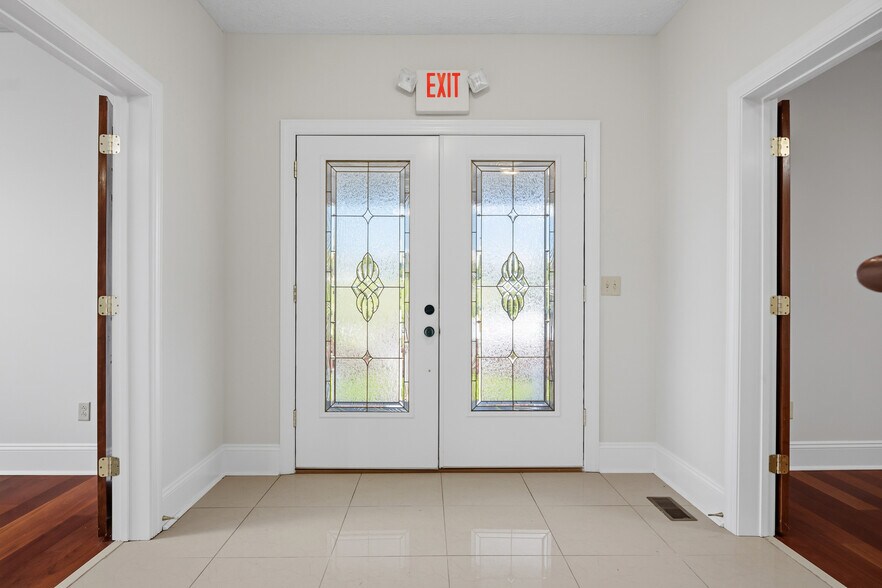 More Photos Of 6245 University Park Dr, Radford Office Residential For Sale