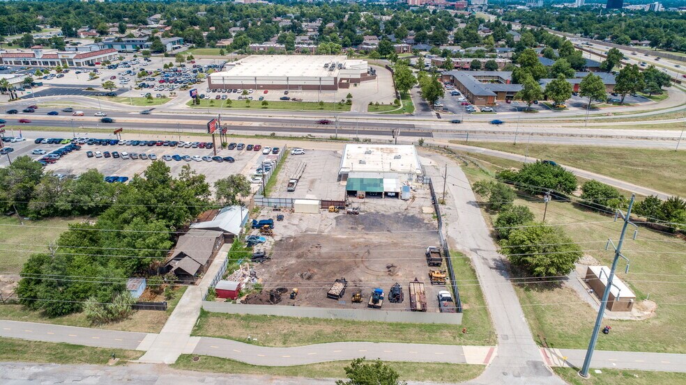 More Photos Of 3500 NW 39th St, Oklahoma City Office For Sale