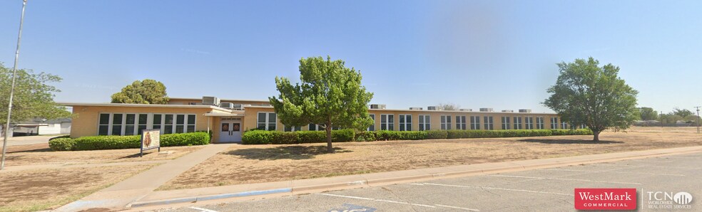 Primary Photo Of 701 E Queens St, Lubbock Schools For Sale