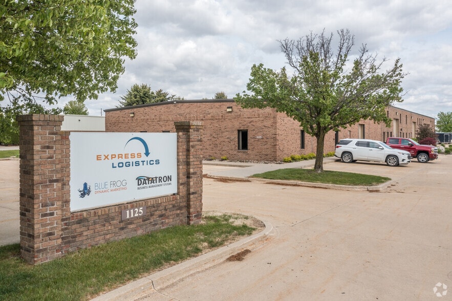More Photos Of 1125 SE Westbrooke Dr, Waukee Warehouse For Lease