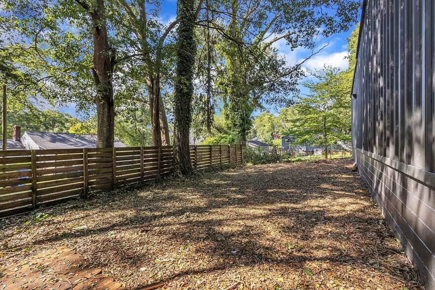 More Photos Of 1253 S Pleasantburg Dr, Greenville General Retail For Sale