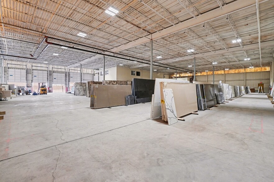 More Photos Of 101 S 17th St, Harrisburg Warehouse For Sale