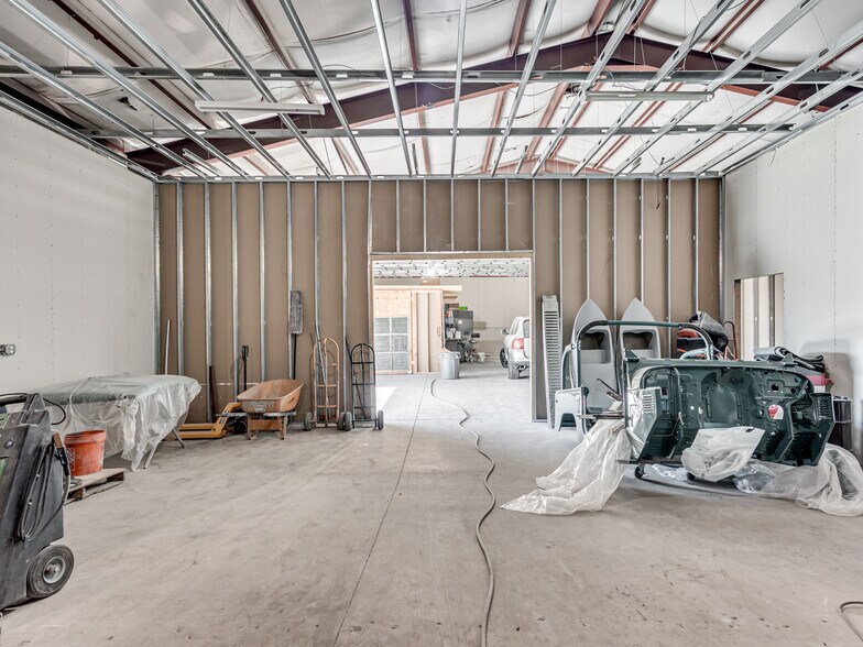 More Photos Of 424 SE 29th St, Oklahoma City Flex For Sale