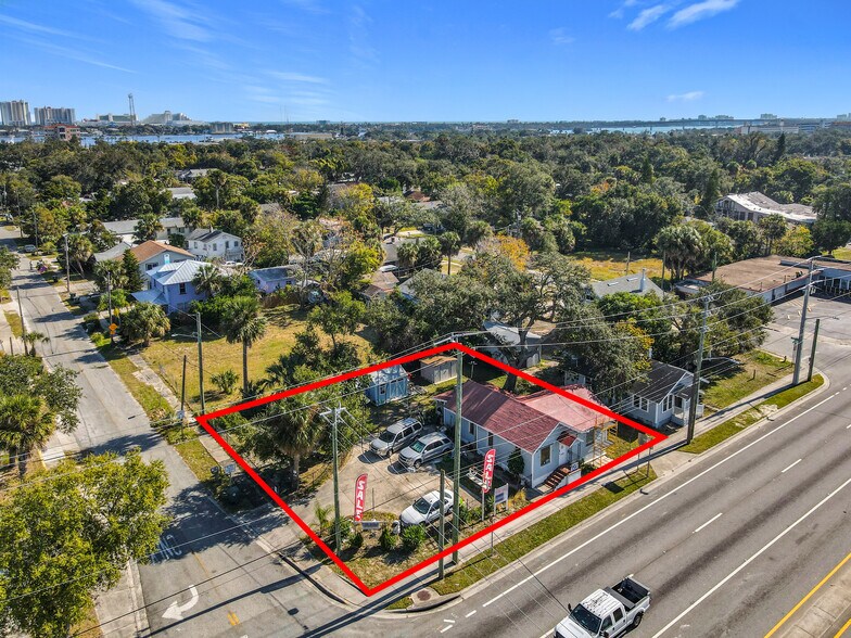 Primary Photo Of 825 N Ridgewood Ave, Daytona Beach Office Residential For Sale