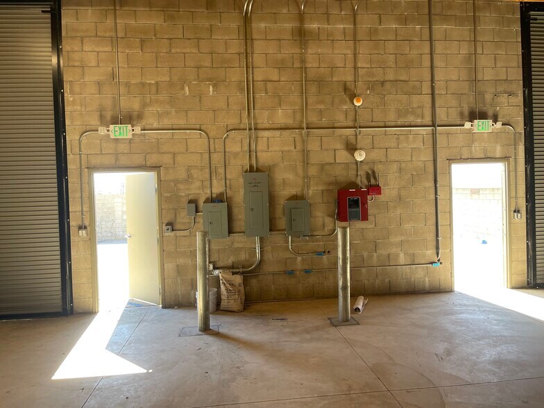 More Photos Of 12581 Branford St, Pacoima Manufacturing For Sale