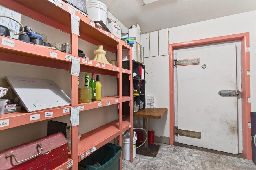 More Photos Of 50316 Columbia River Hwy, Scappoose Restaurant For Sale