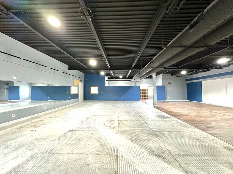 More Photos Of 14785 W 101st Ave, Dyer Medical For Lease