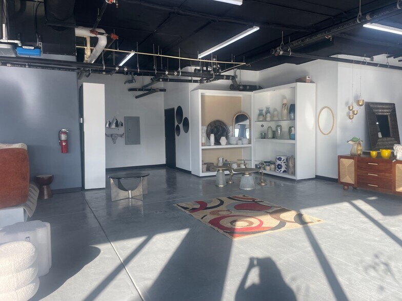 More Photos Of 3977 Beverly Blvd, Los Angeles Apartments For Lease