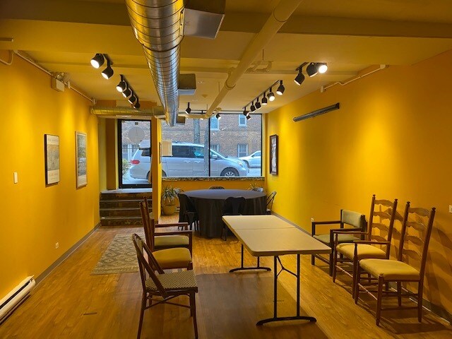 More Photos Of 17 Harrison St, Oak Park Apartments For Lease