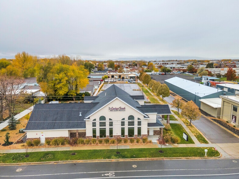 More Photos Of 737 N Main St, Springville Funeral Home For Sale