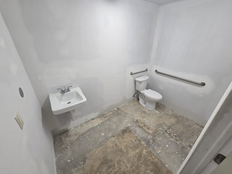 More Photos Of 101 N State Road 7, Margate Office For Lease