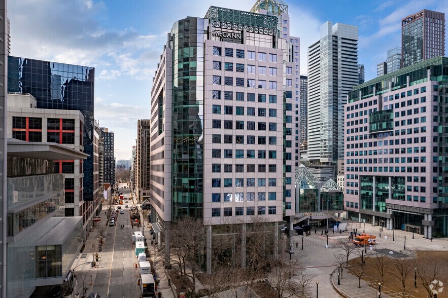 More Photos Of 200 Wellington St W, Toronto Office For Lease