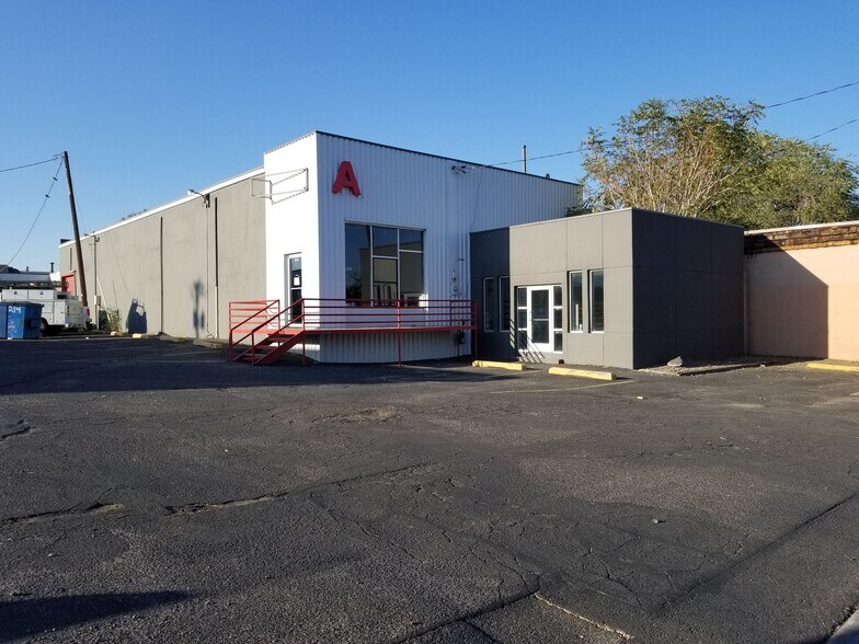 More Photos Of 214 Menaul Blvd NE, Albuquerque Freestanding For Lease