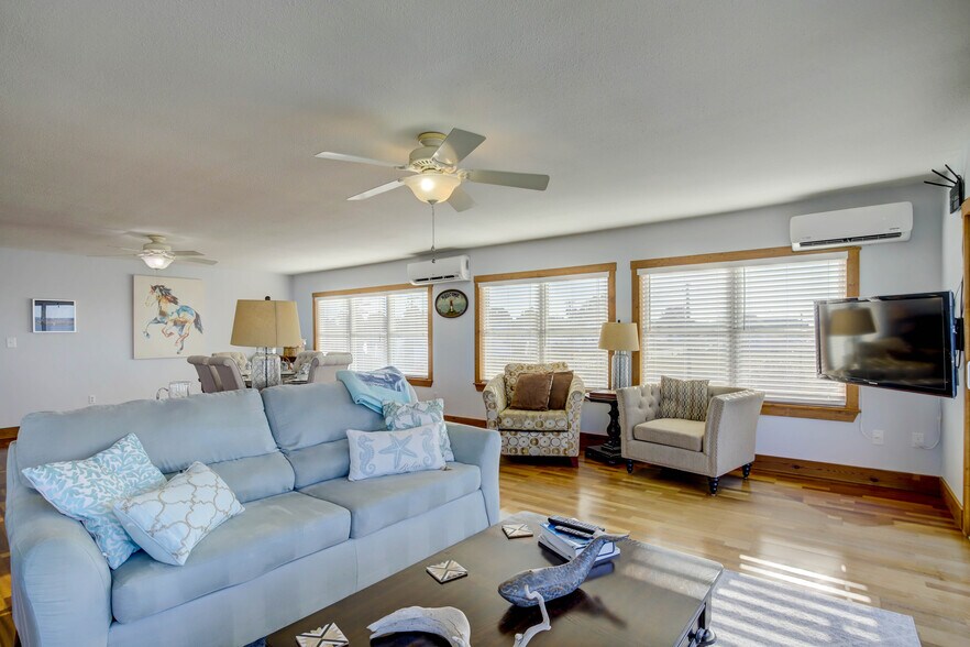 More Photos Of 3691 Main St, Chincoteague Marina For Sale