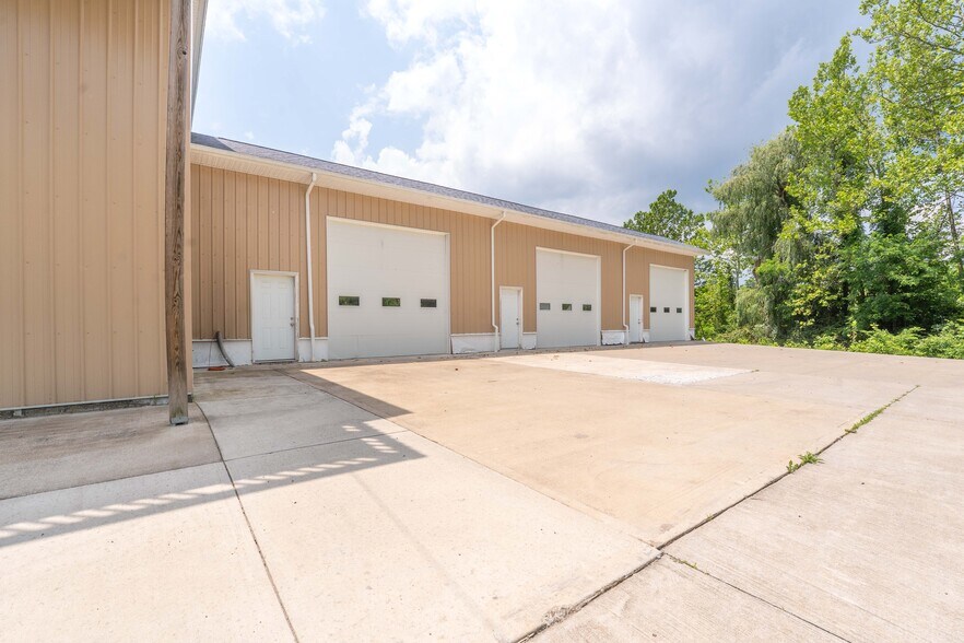 More Photos Of 429 Fairchance Rd., Morgantown Warehouse For Lease