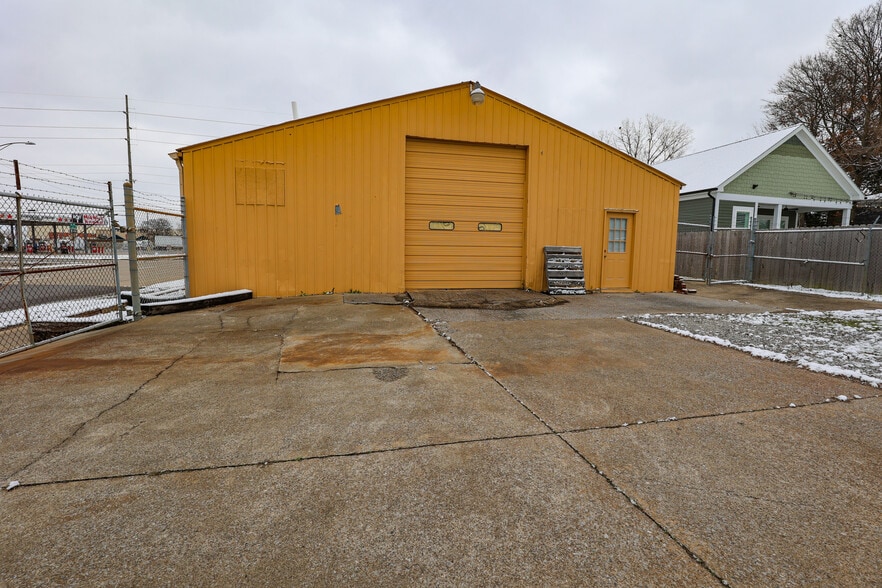 More Photos Of 633 N 6th St, Paducah Warehouse For Sale