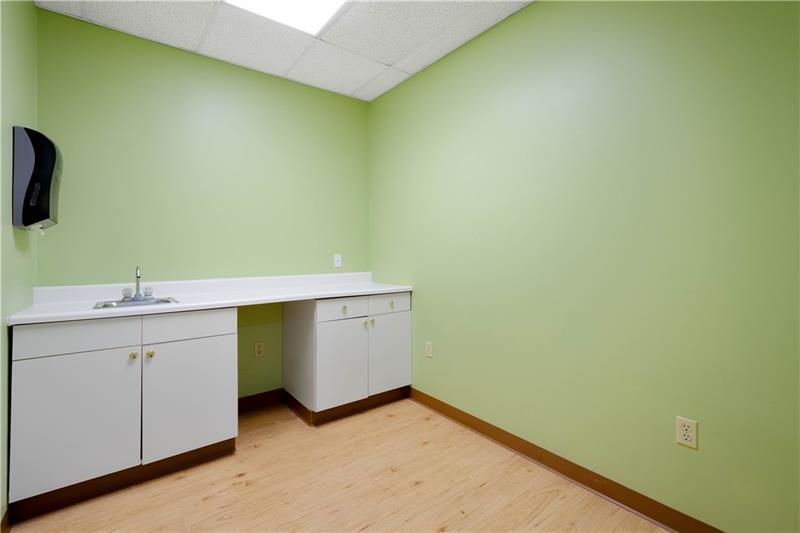 More Photos Of 626 5th Ave, Coraopolis Office Residential For Sale