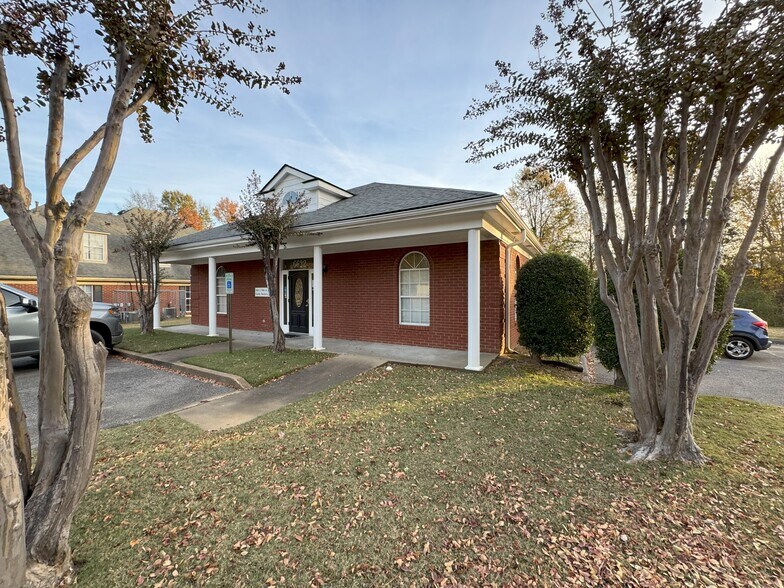 More Photos Of 6622 Kirby Center Cv, Memphis Medical For Lease