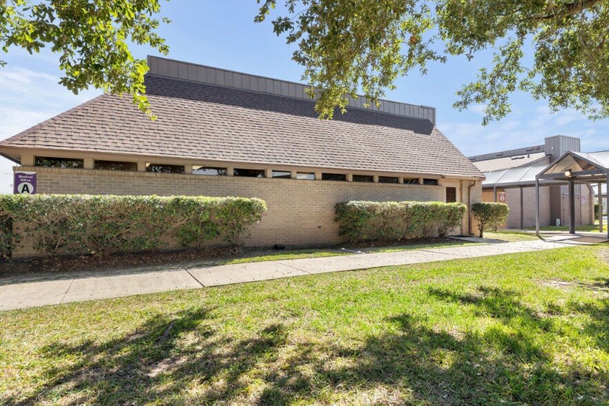 Primary Photo Of 4150 Nelson Rd, Lake Charles Healthcare For Sale