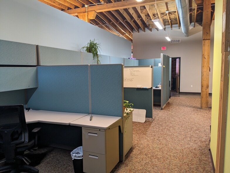 More Photos Of 1213 Center St, Lansing Medical For Sale