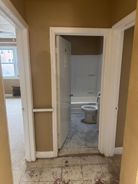 More Photos Of 2449 Shirley Ave, Baltimore Flex For Sale