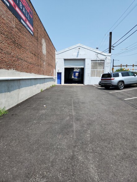 More Photos Of 310-312 W Main St, Norristown Warehouse For Lease