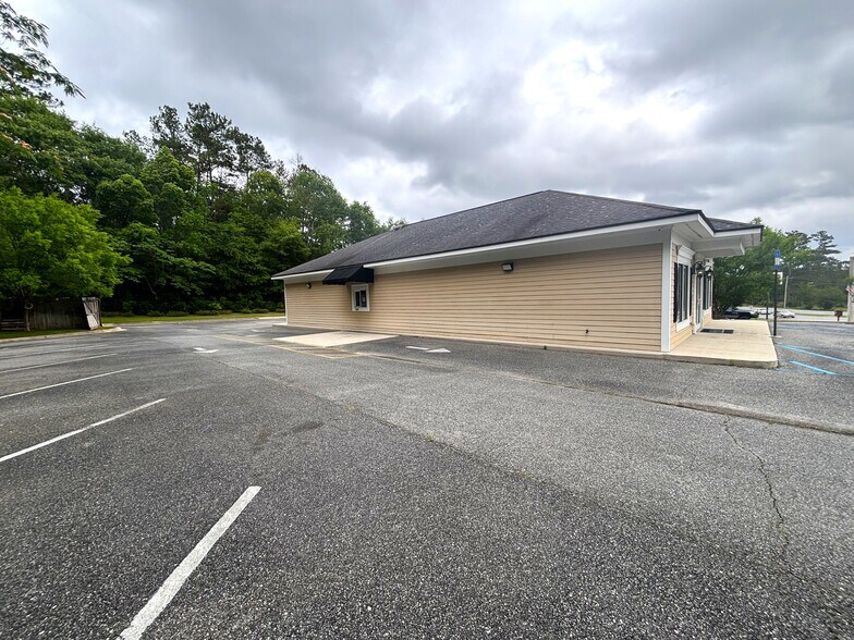 More Photos Of 704 S Us-27, Havana Drugstore For Sale