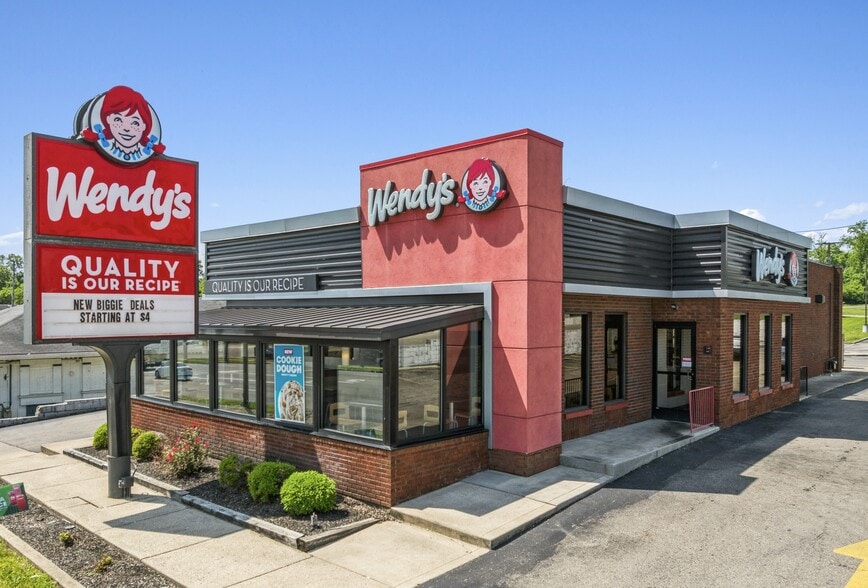 Primary Photo Of 4997 N Main St, Dayton Fast Food For Sale