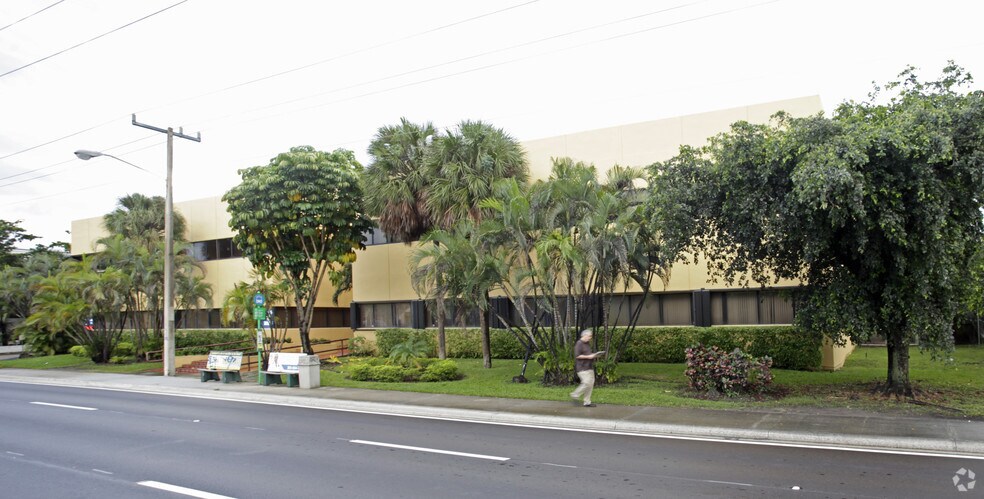 More Photos Of 8370 W Flagler St, Miami Medical For Lease