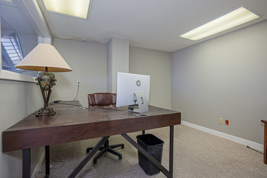 More Photos Of 3500 Confederate Rd, El Paso Warehouse For Sale