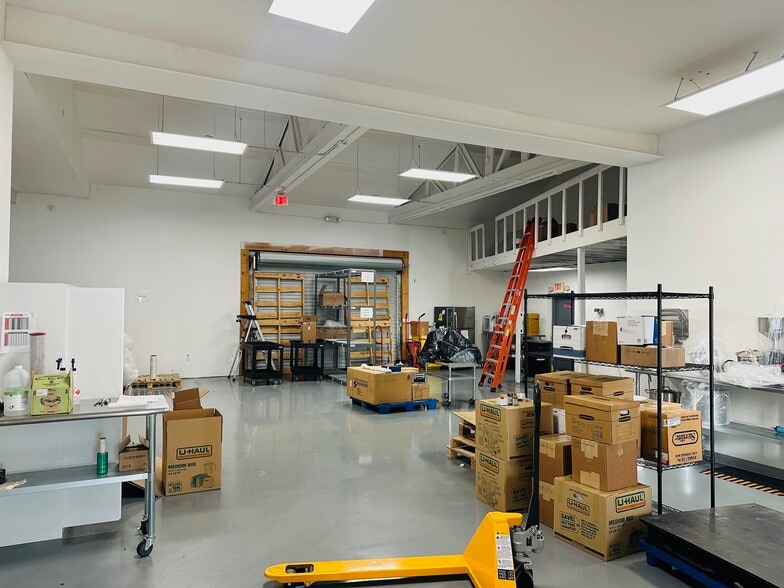 More Photos Of 503 W Robinson St, Orlando Industrial For Lease