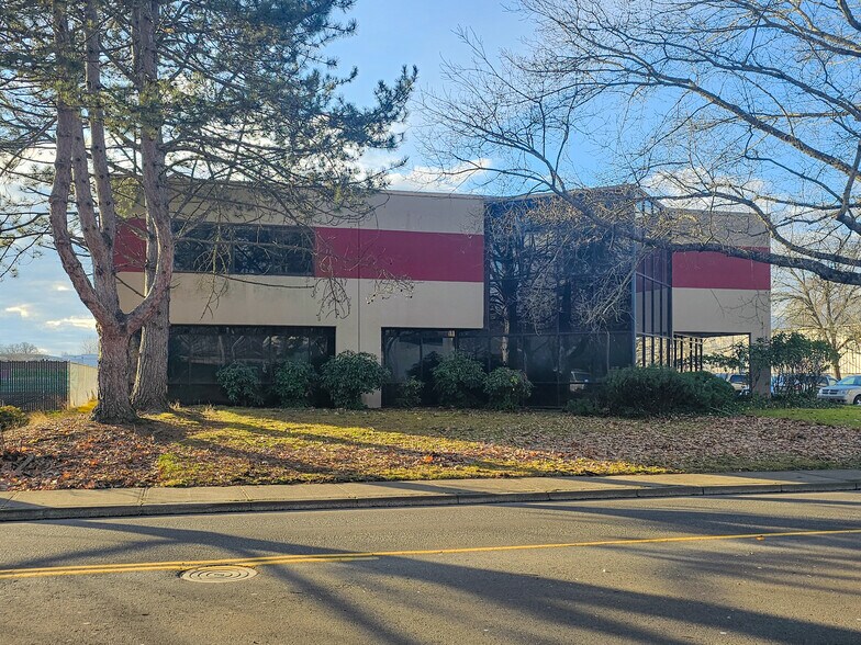 More Photos Of 19355 SW Teton Ave, Tualatin Manufacturing For Sale