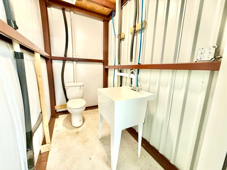 More Photos Of 1906 ave t, Hondo Flex For Sale