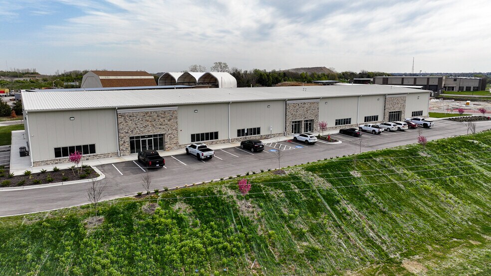 Primary Photo Of 18760 Johnson Dr, Shawnee Warehouse For Lease