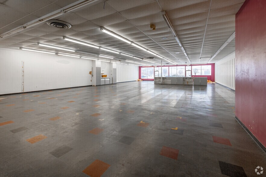 More Photos Of 1131 W Alexis Rd, Toledo Freestanding For Sale