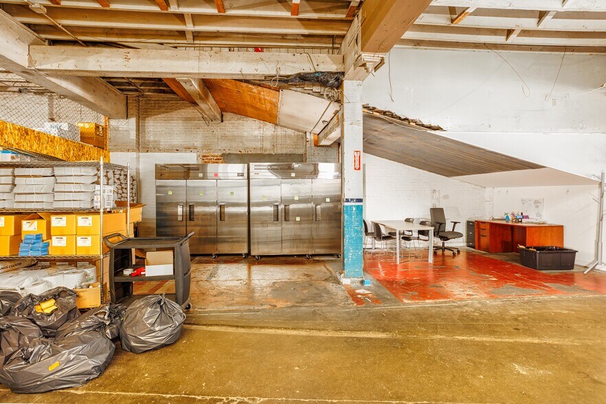 More Photos Of 205-207 NE Martin Luther King Jr Blvd, Portland Service For Lease