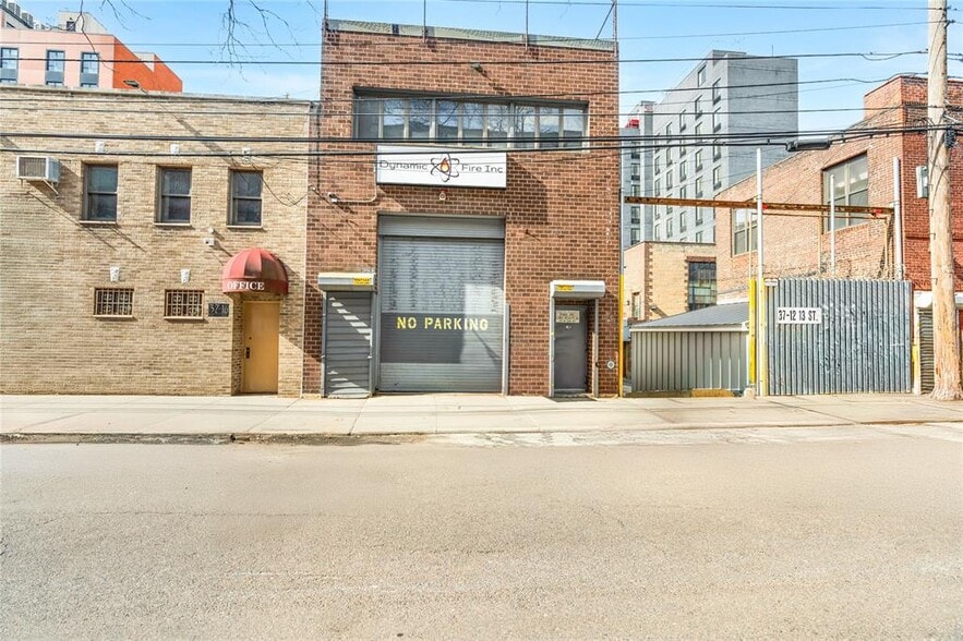 More Photos Of 37-14 13th St, Long Island City Warehouse For Sale