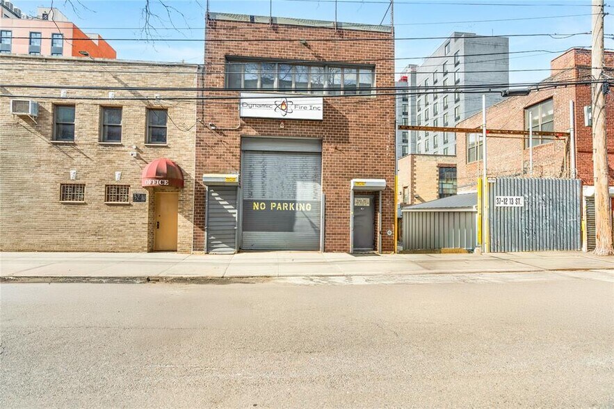 More Photos Of 37-14 13th St, Long Island City Warehouse For Lease