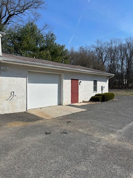 More Photos Of 395 Millstone Rd, Clarksburg Light Distribution For Lease